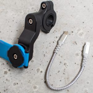 Support de téléphone noir avec câble USB pour avec son téléphone toujours a porte de vue et chargé